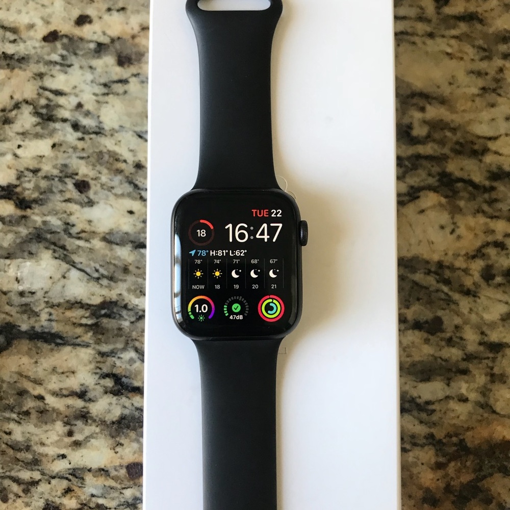 Apple Watch 5S with GPS AND CELLULAR